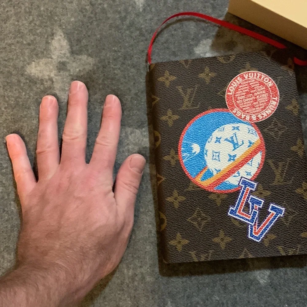 Authentic RARE Louis Vuitton notebook💧🔥 - Picture 7 of 7